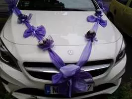 Esküvői autó díszítés, dekorálás virággal